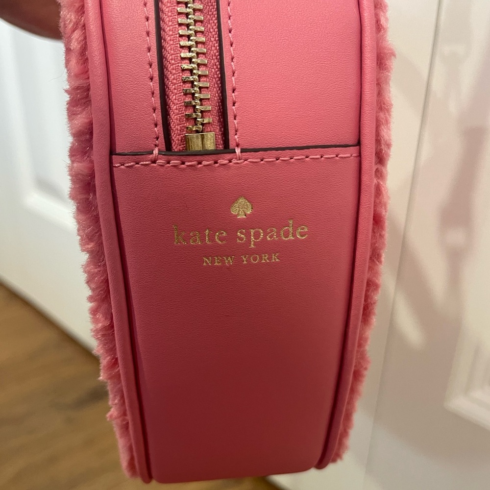 Kate Spade Heart Shaped Purse Pink - Picture 3 of 9